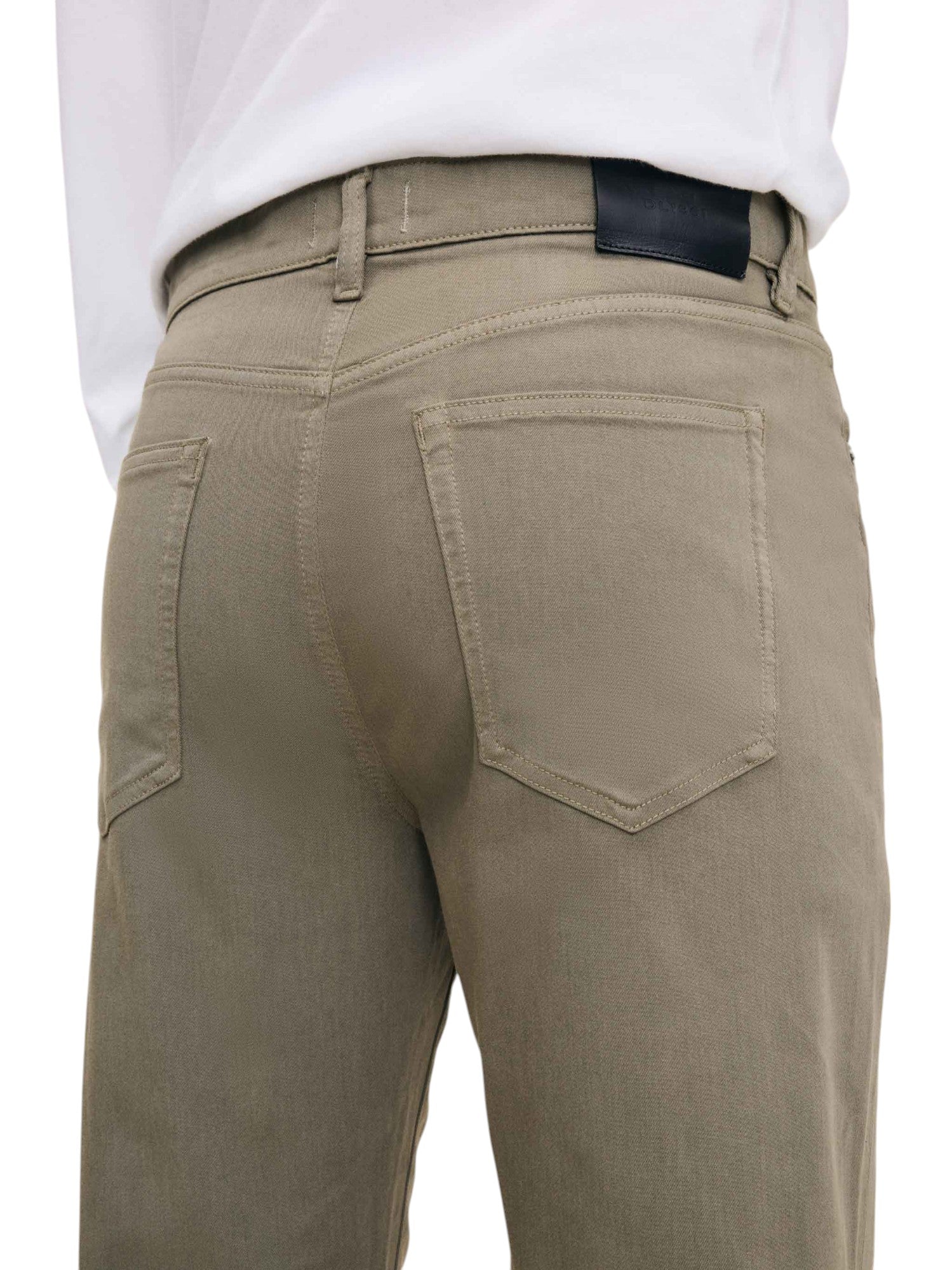 RUSSELL SLIM STRAIGHT