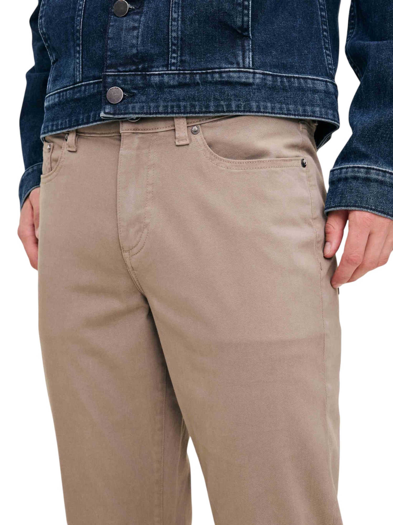 RUSSELL SLIM STRAIGHT