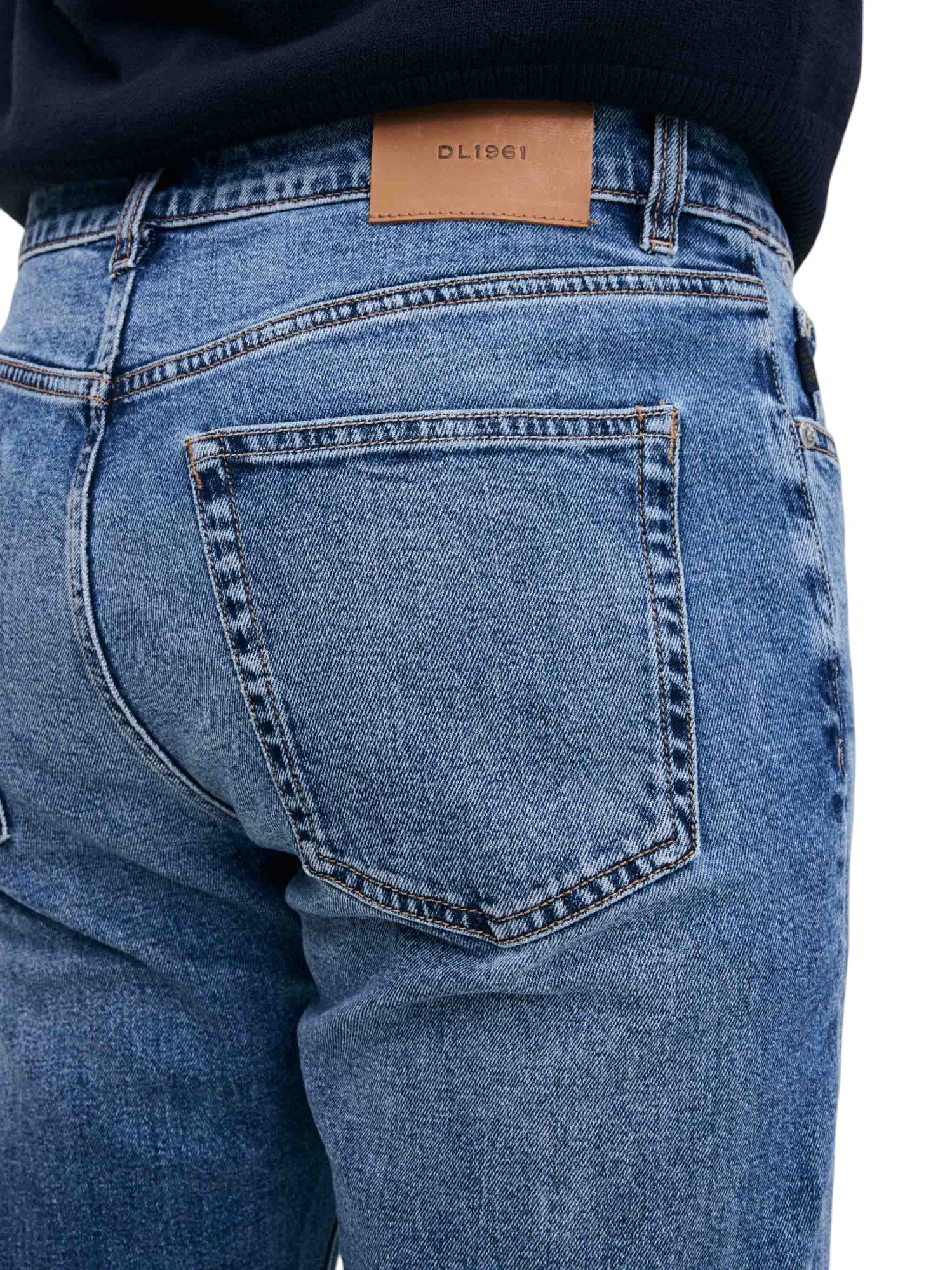 RUSSELL SLIM STRAIGHT