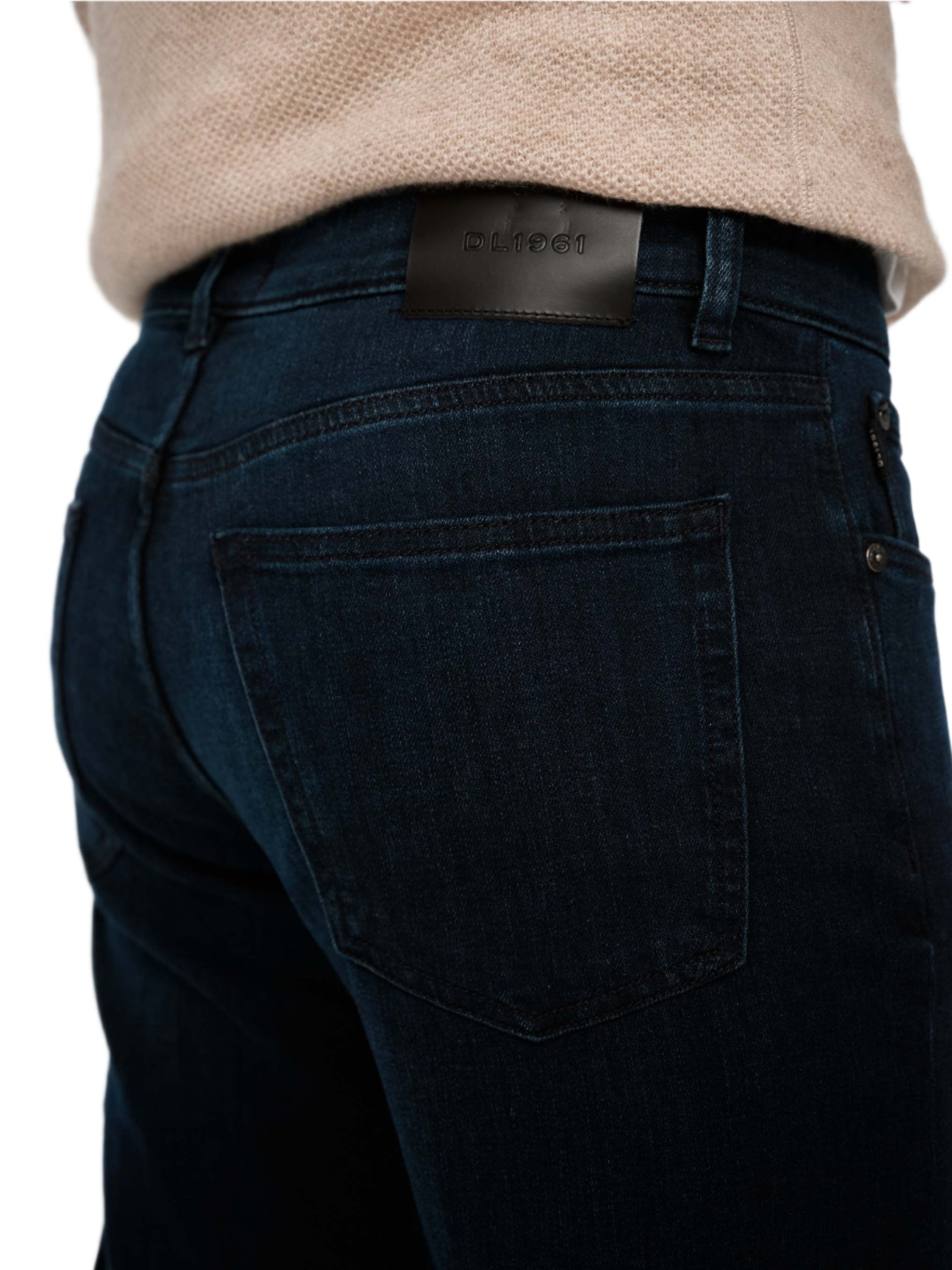 RUSSELL SLIM STRAIGHT