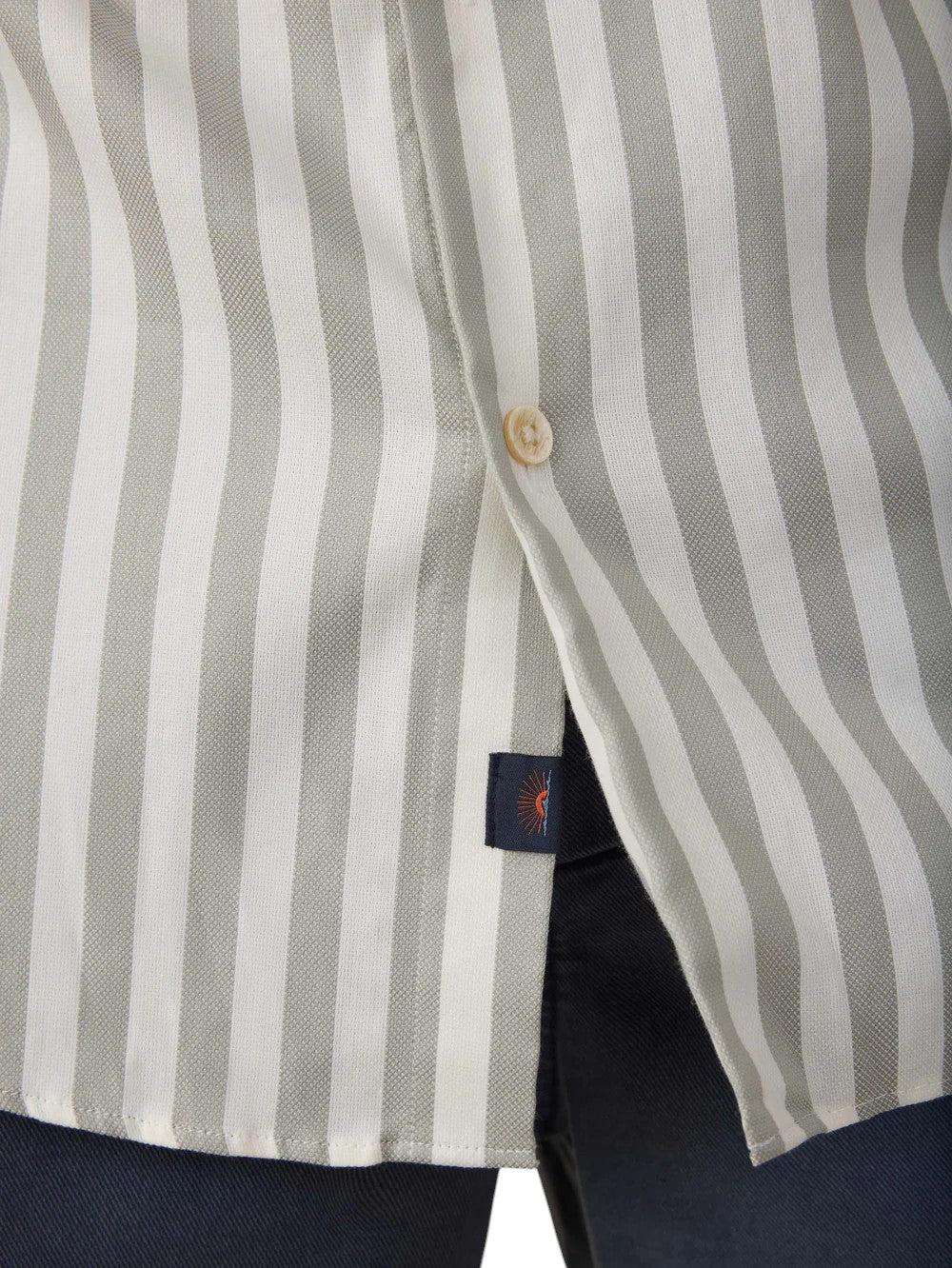 SS MOVEMENT MONTERREY SHIRT - L.E. & Chalk