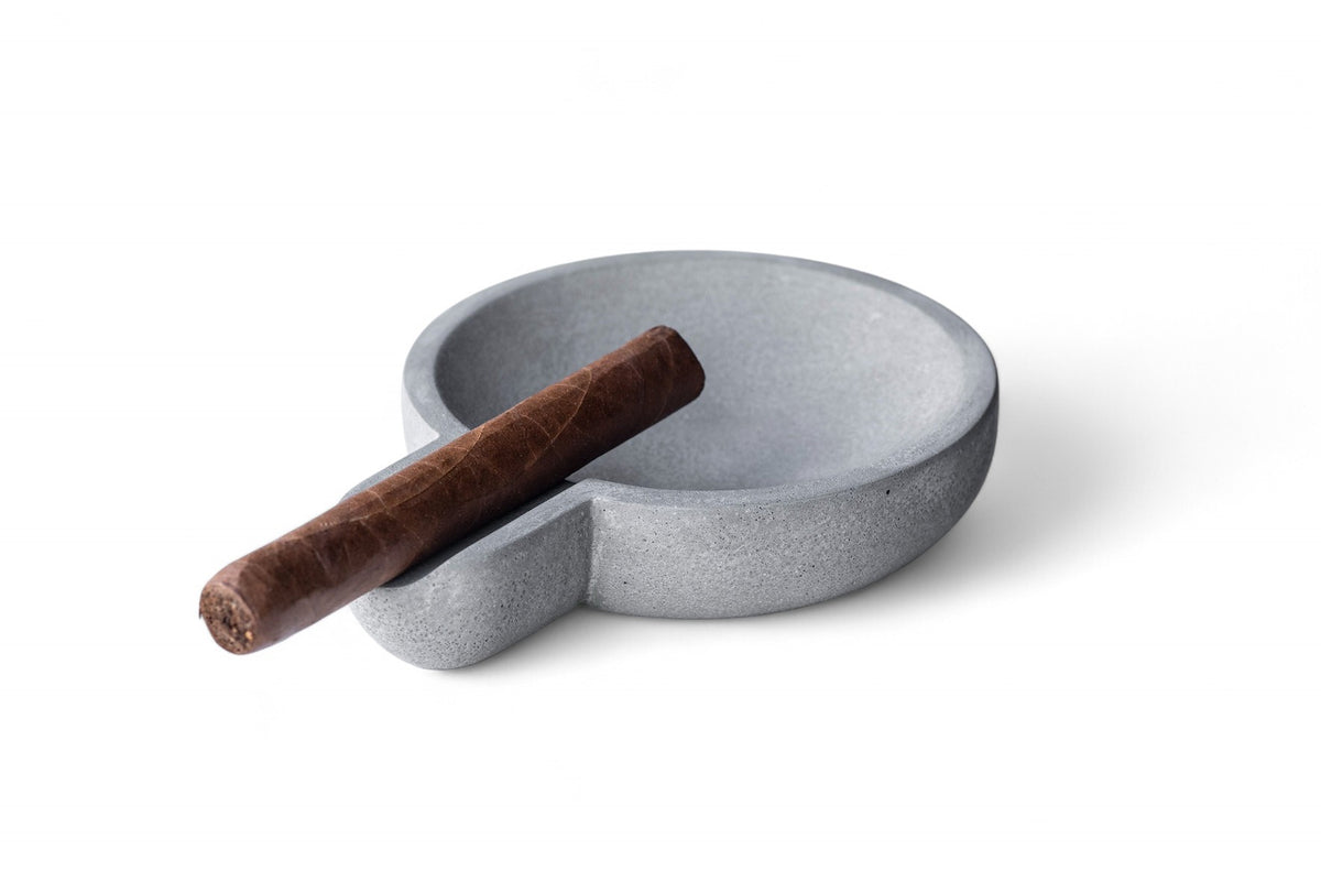 CIGAR TRAY - L.E. & Chalk