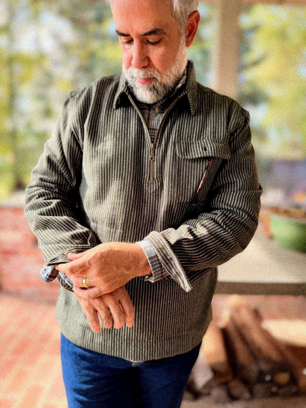 COLLARED HALF ZIP LS FLAP POCKET