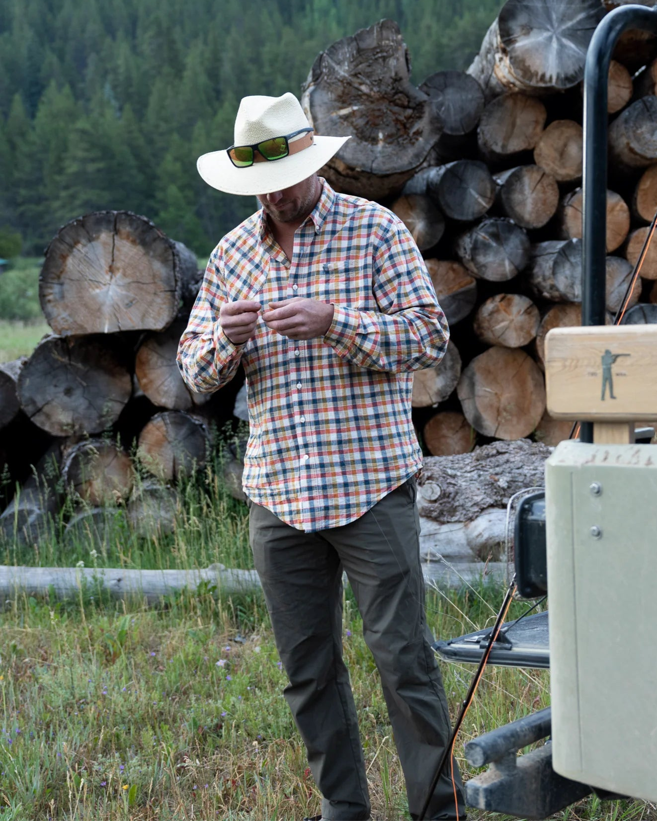 BRIMMED FIELD HAT