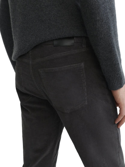 RUSSELL SLIM STRAIGHT CORDUROY