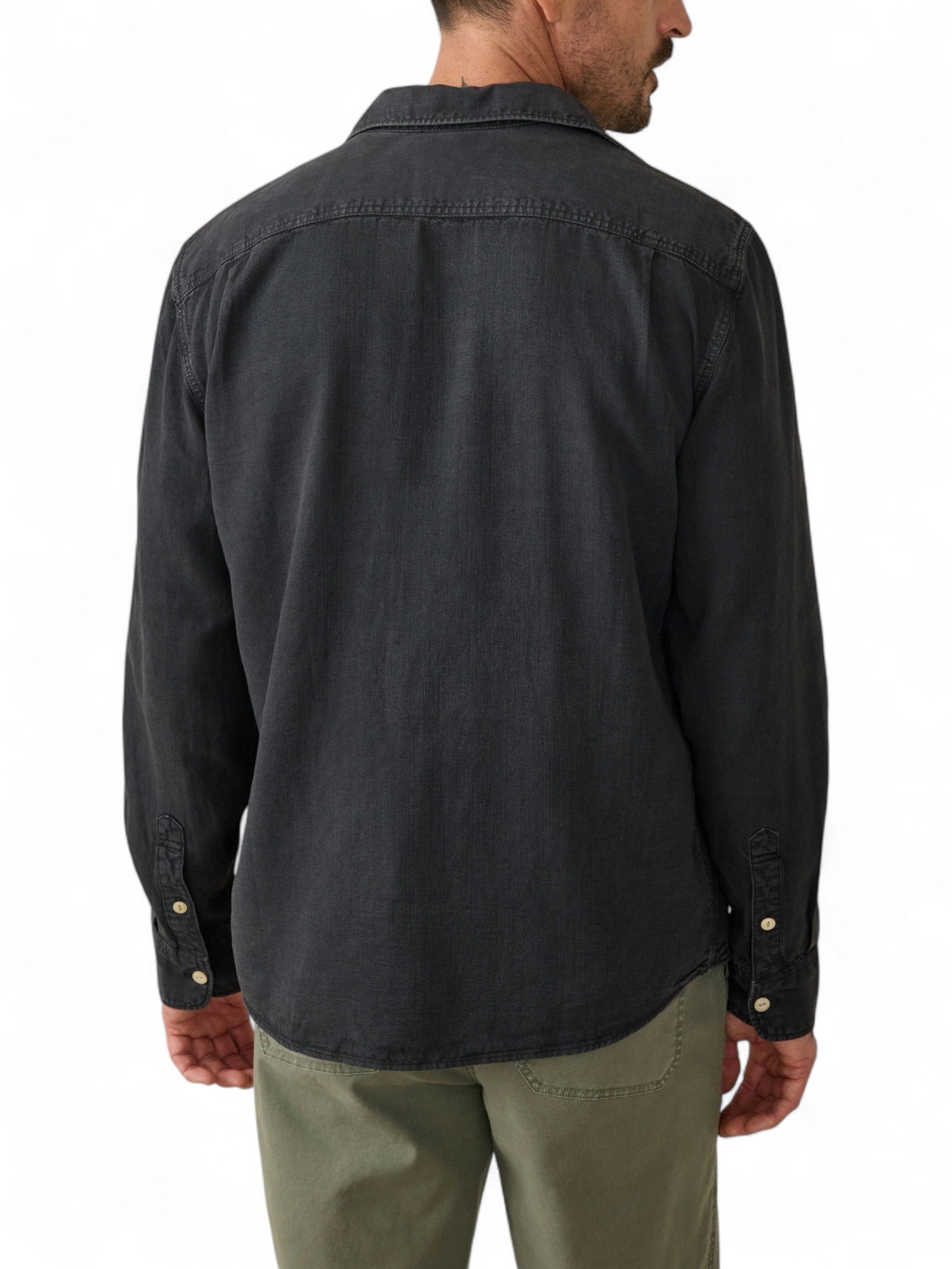 THE TRIED AND TRUE CHAMBRAY WORKSHIRT