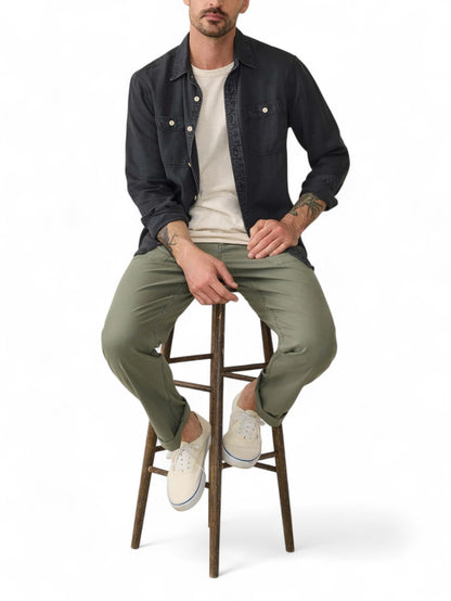 THE TRIED AND TRUE CHAMBRAY WORKSHIRT