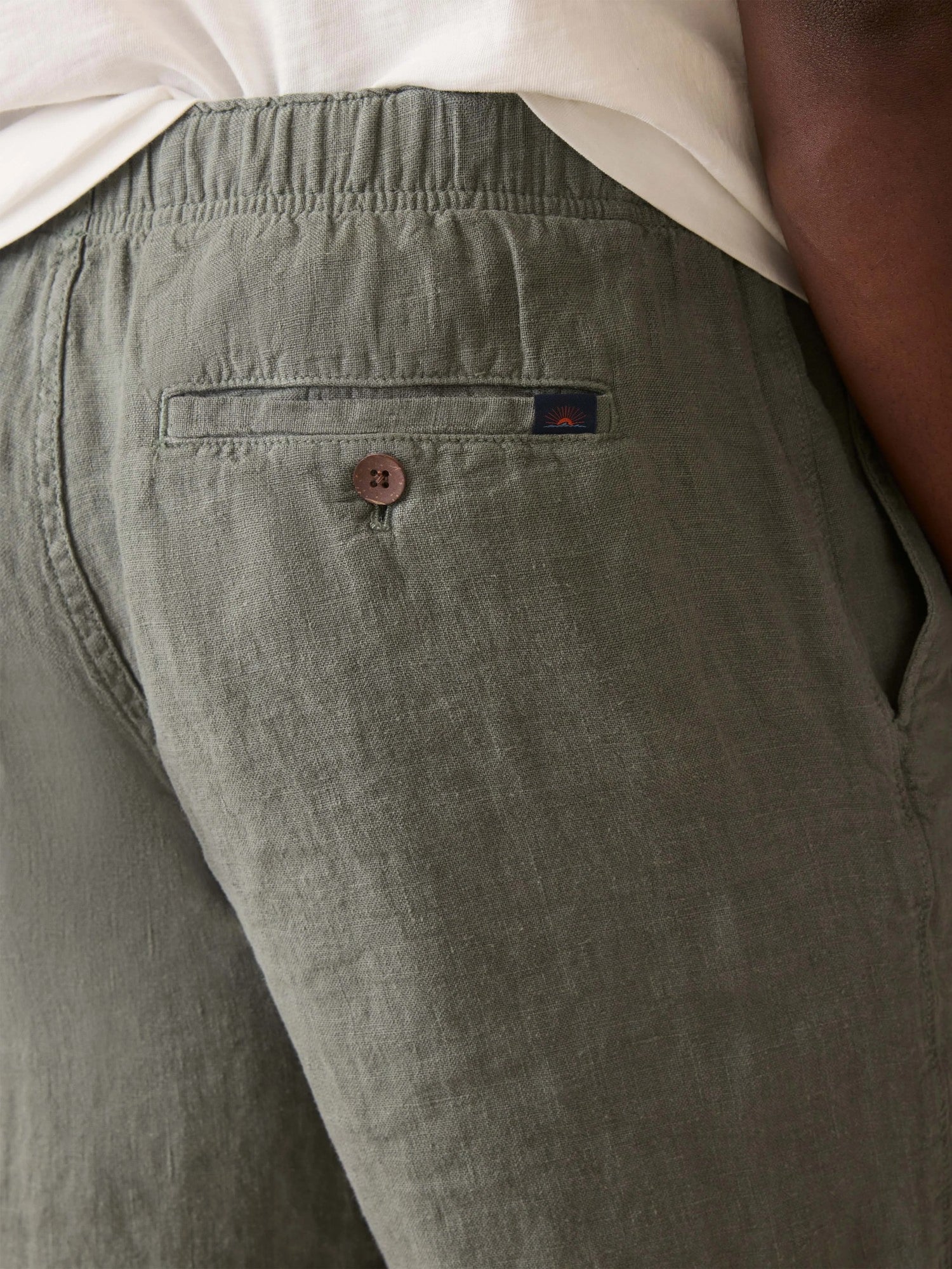 ESSENTIAL LINEN SHORT