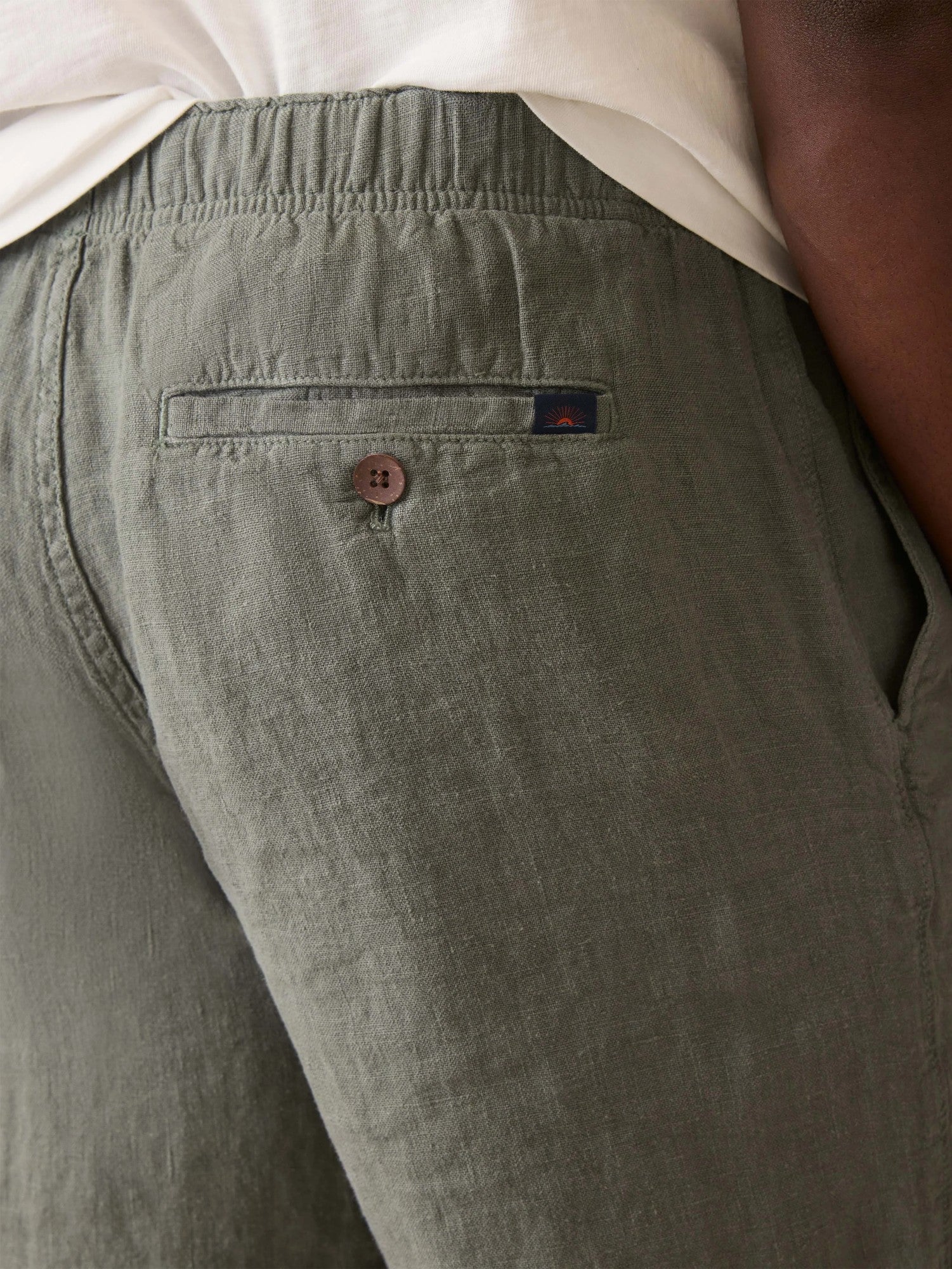 ESSENTIAL LINEN SHORT