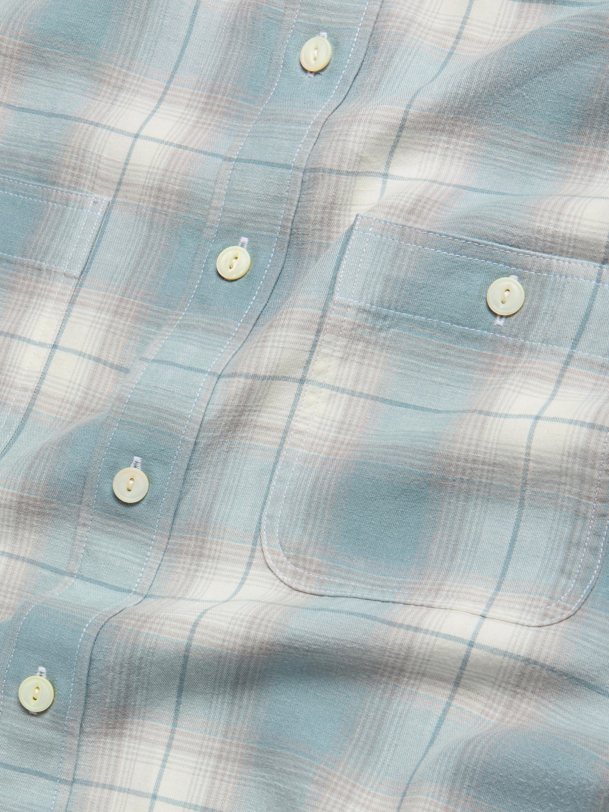 THE TRIED AND TRUE CHAMBRAY WORKSHIRT