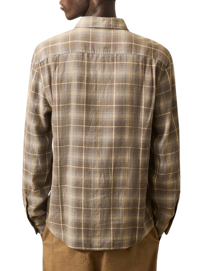 THE TRIED AND TRUE CHAMBRAY WORKSHIRT