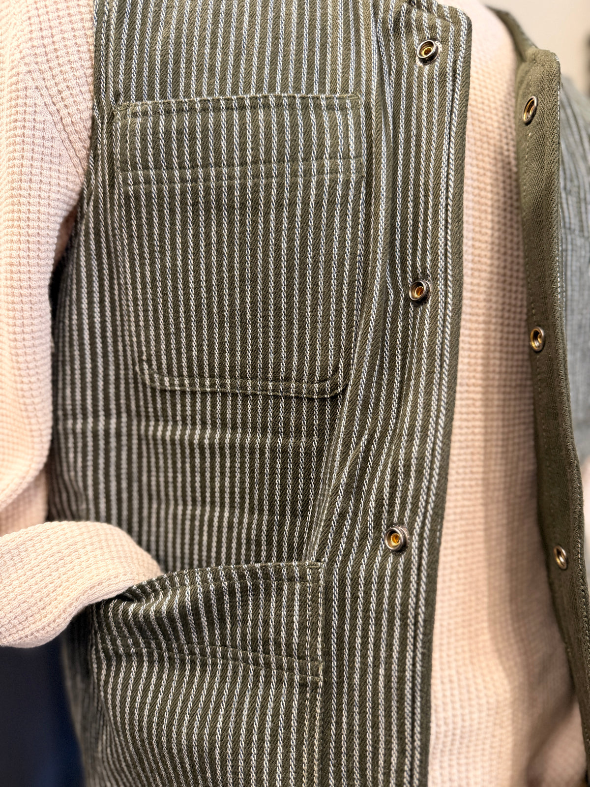 REVERSIBLE UTILITY VEST