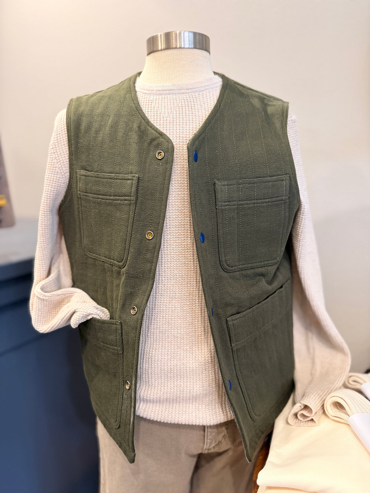 REVERSIBLE UTILITY VEST