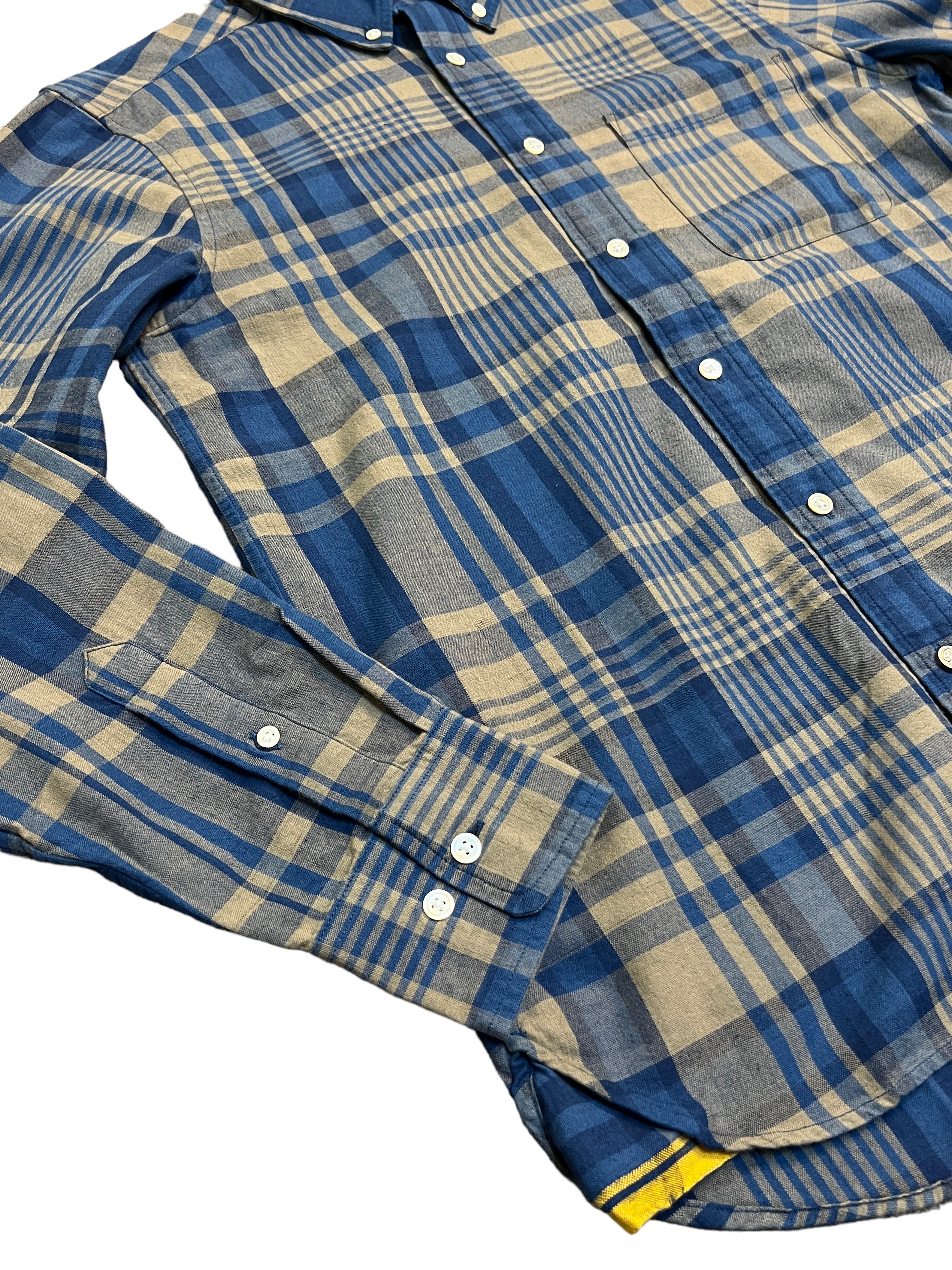CLASSIC BUTTTON DOWN COLLAR