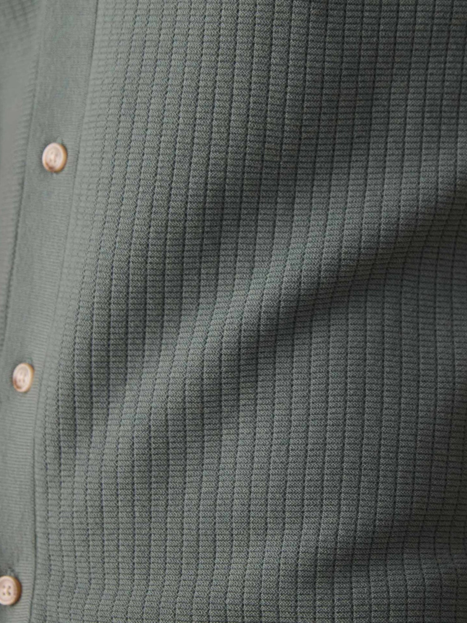 BREEZEKNIT BUTTON UP