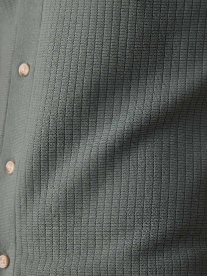 BREEZEKNIT BUTTON UP