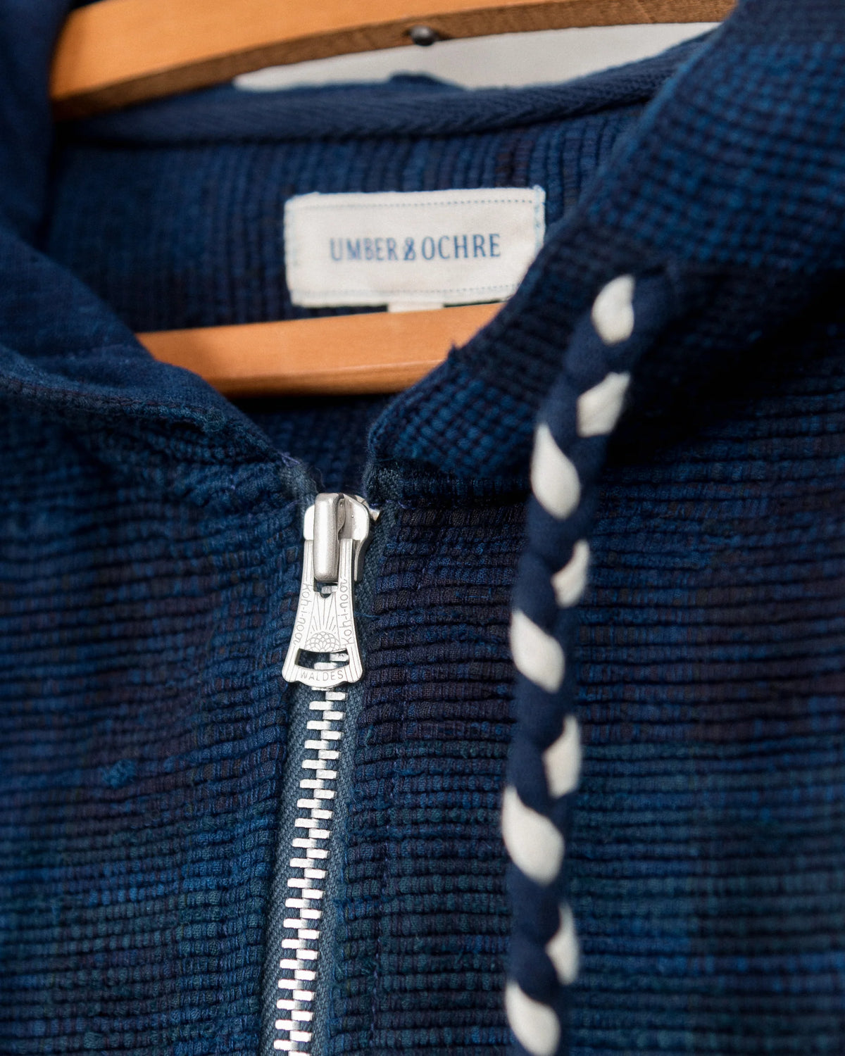 ISAAC HOODIE - L.E. &amp; Chalk