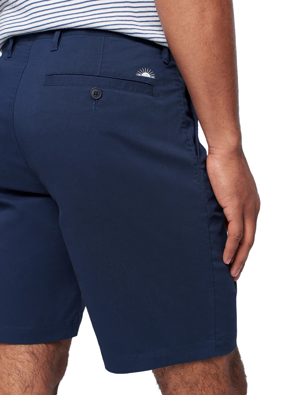 MOVEMENT CHINO SHORT